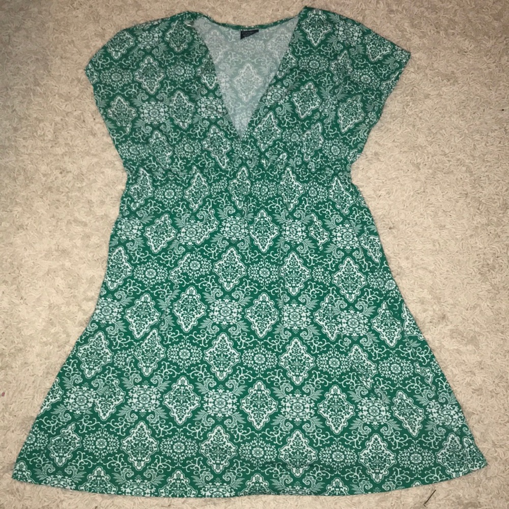 Green intricate designs dress! 💚